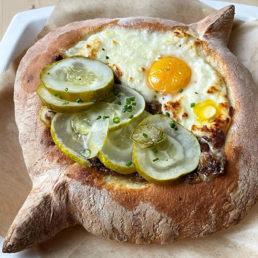 Stroganoff Khachapuri at Skalka